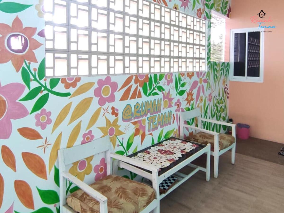 Rumah Teman Hostel Semarang Bagian luar foto